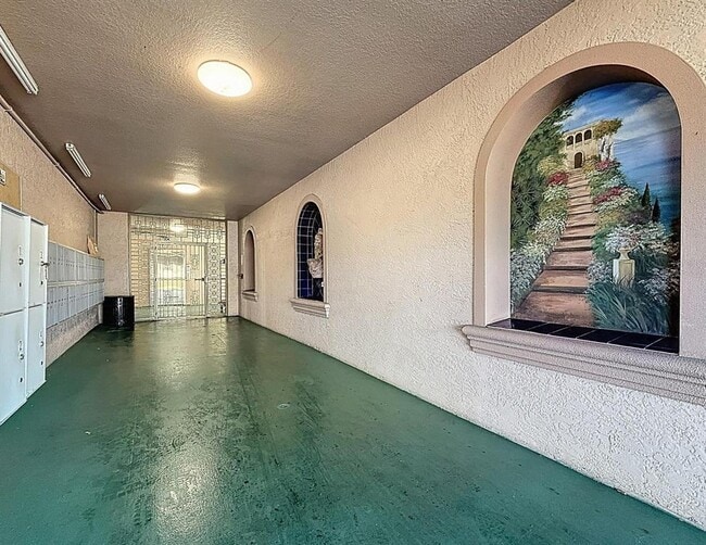Building Photo - 6150 Gulfport Blvd S