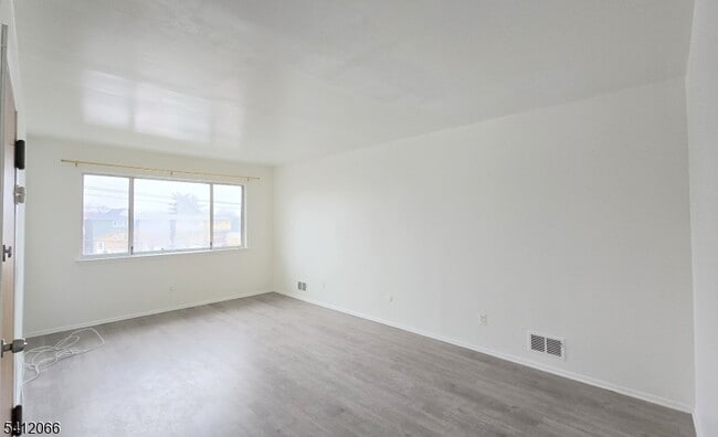 Building Photo - 619 Sussex St