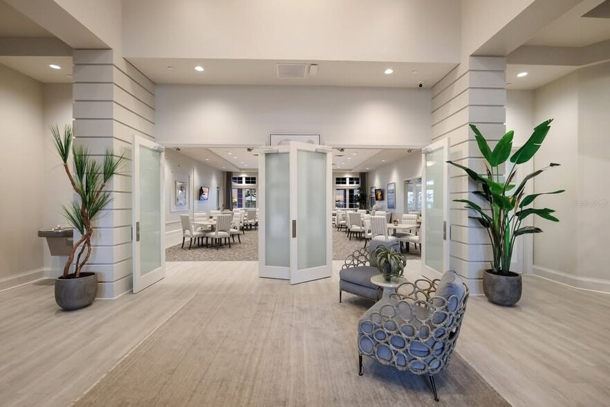 Building Photo - 15035 Sunny Day Dr