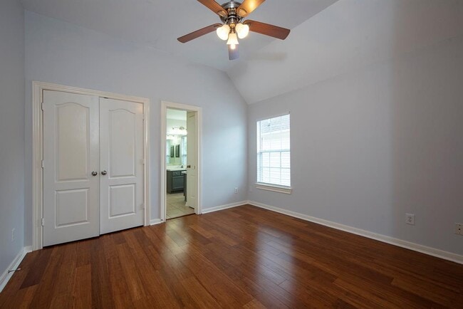 Building Photo - 3238 Enclave Ln
