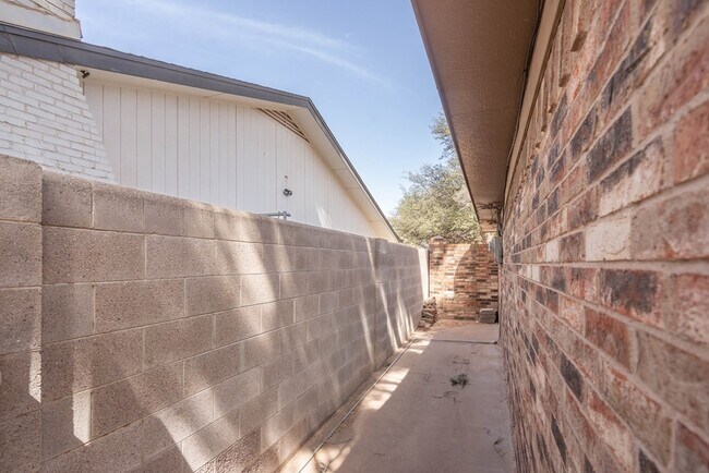 Building Photo - 4503 Westminister Dr