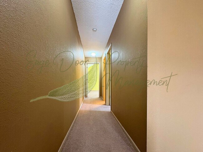 Building Photo - 505 NE 1st St