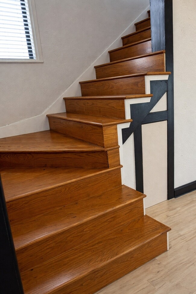 Building Photo - 5315 Bayway Dr