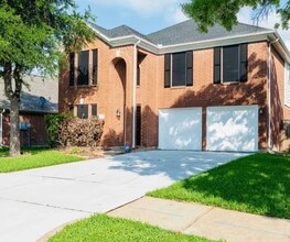 Building Photo - 2005 Village Park Dr