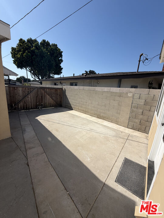 Building Photo - 8472 San Carlos Way