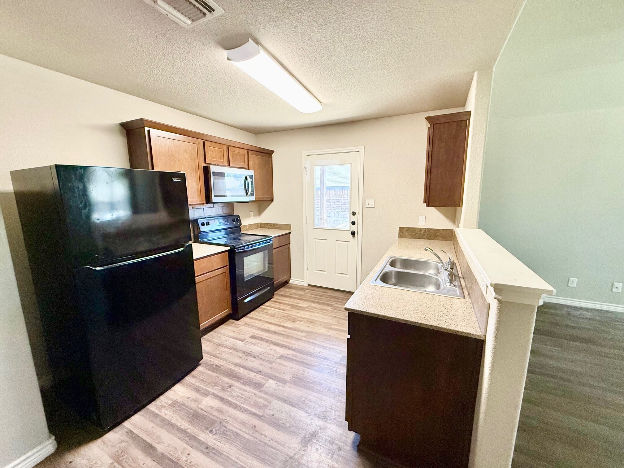 Building Photo - 634 Paseo Del Plata #B