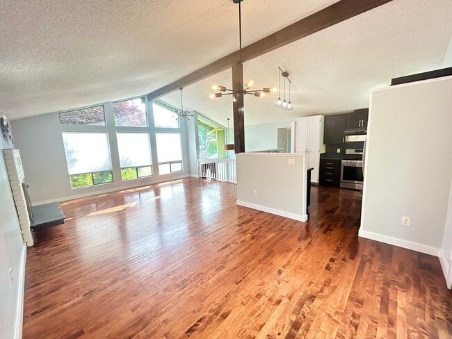 Building Photo - Spacious West Hill Gem – 4 Bed, 3 Bath wit...