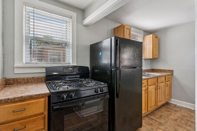 Building Photo - 3754 S Delaware St