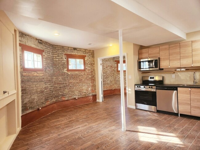 Primary Photo - 3647 New Hampshire Ave NW