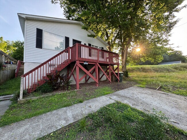 Building Photo - 4 Bed/2 Bath near downtown Clayton