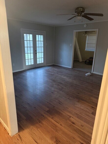 Living Room - 3008 Longleaf Dr