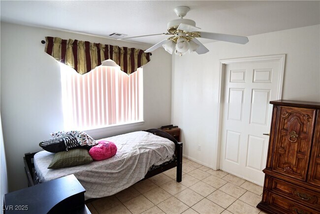 Building Photo - 2751 S Dandelion St