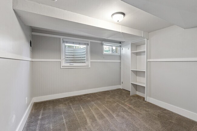 Back Bedroom - 71 S Orchard Dr