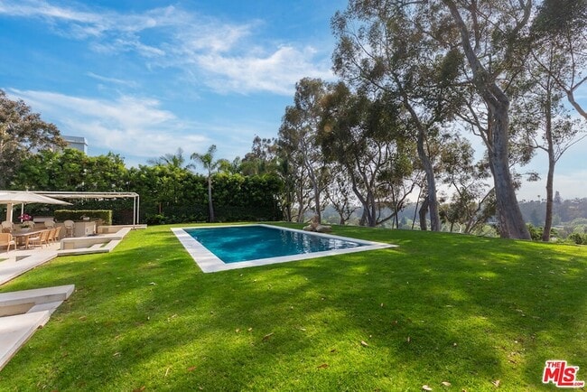Building Photo - 797 Amalfi Dr