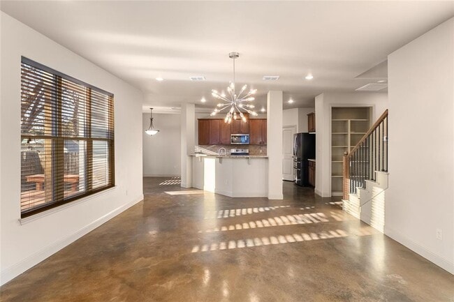 Building Photo - 5603 Clay Ave