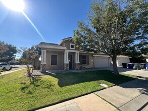 Building Photo - 4-bedroom single story located in Sylvan S...