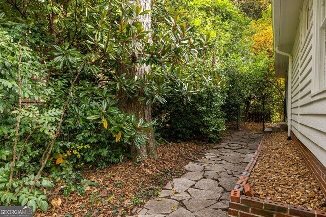 Building Photo - 5450 E Mountain St