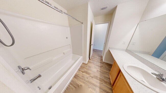 Building Photo - LOCATION! LOCATION! LOCATION!