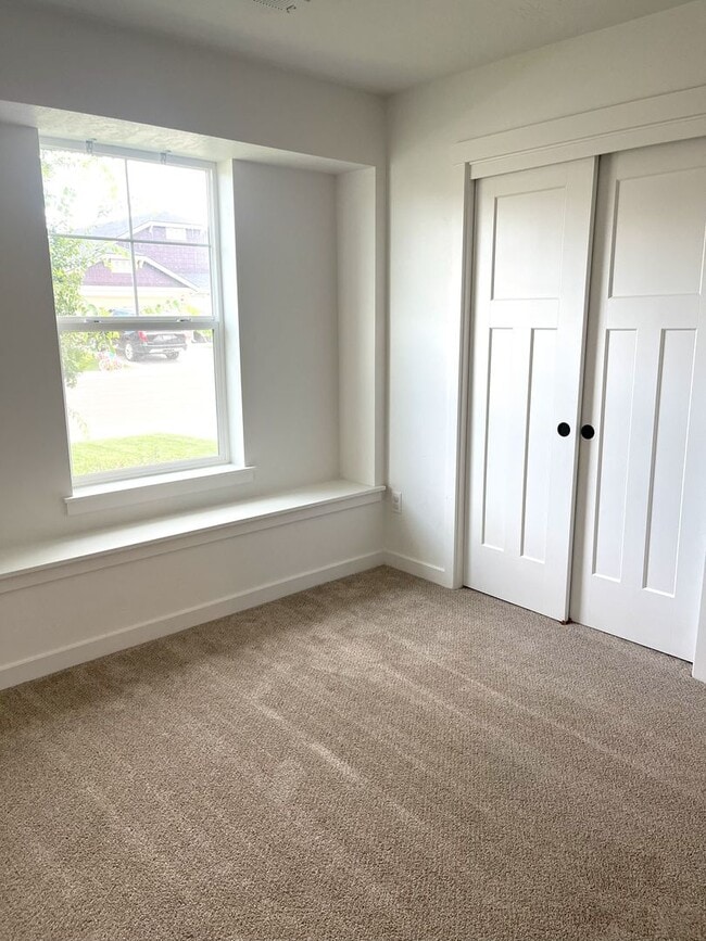 Building Photo - Gorgeous 3 bed 2 ba home with  just off Hubbard Rd and Rapid Creek Way in Kuna