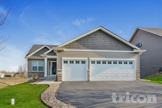 Building Photo - 1341 Meadow Ln
