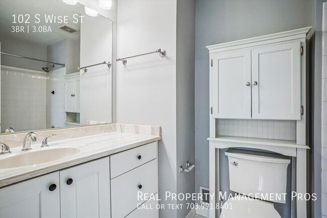 Building Photo - 102 S Wise St