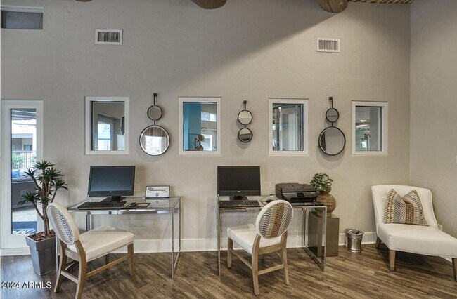 Building Photo - 9259 E Raintree Dr