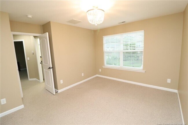 Building Photo - 1585 Tice Hurst Ln