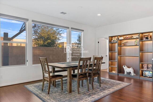 Building Photo - 3657 Bearberry Ave