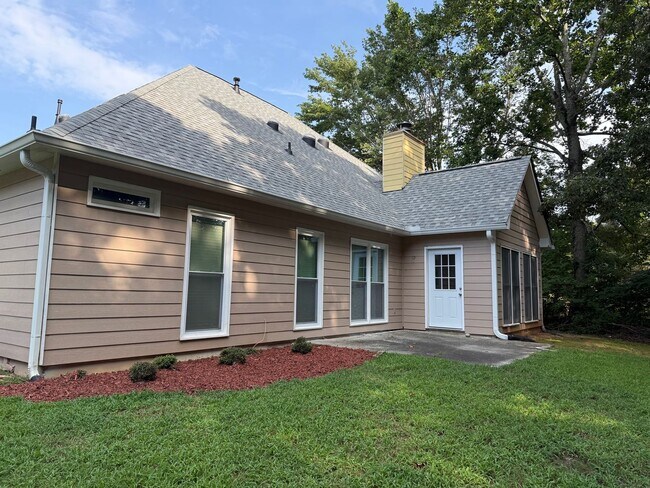 Building Photo - 1040 Sunny Field Ct NE