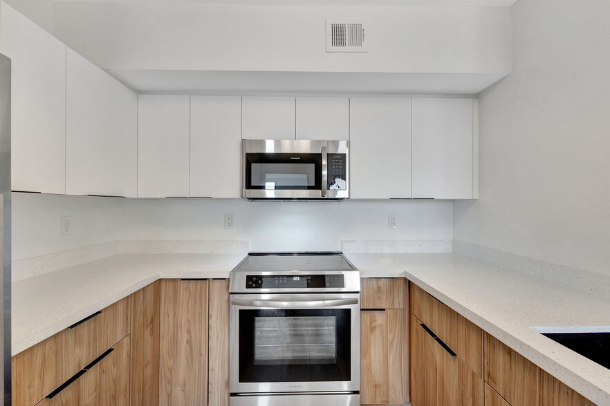 Kitchen - 651 Okeechobee Blvd