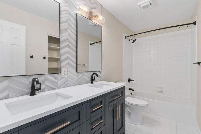 Main Bathroom - 417 Promontory Dr