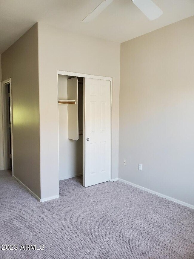 Building Photo - 2450 W Glenrosa Ave