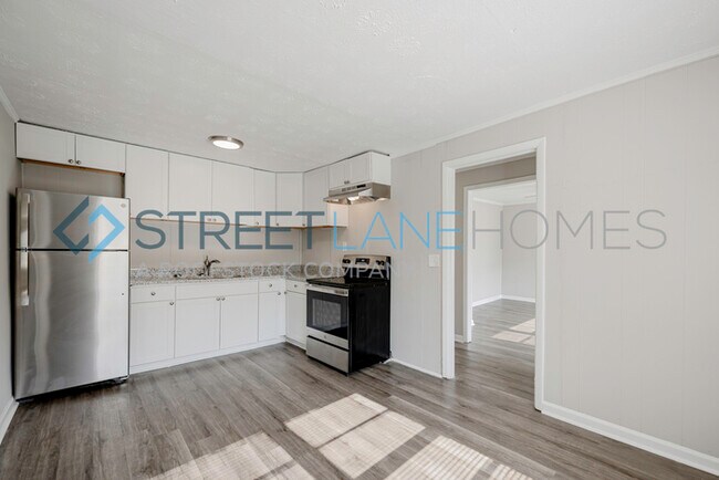Building Photo - Charming 4 Bedroom in Lanett!