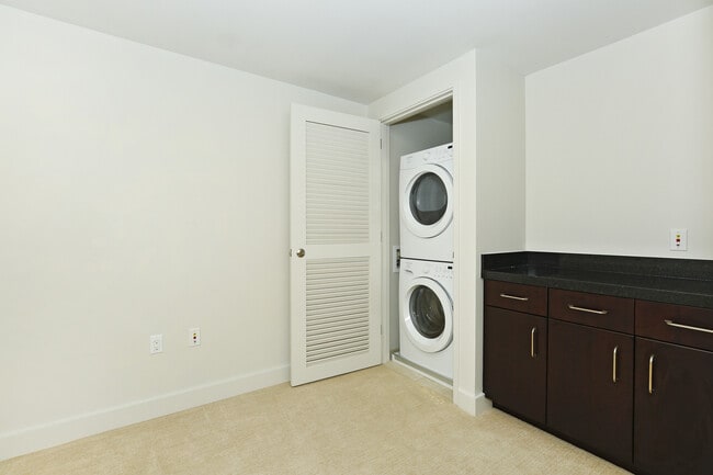 Building Photo - Convenient Luxury Living!! WELCOME TO WAIHONUA!!