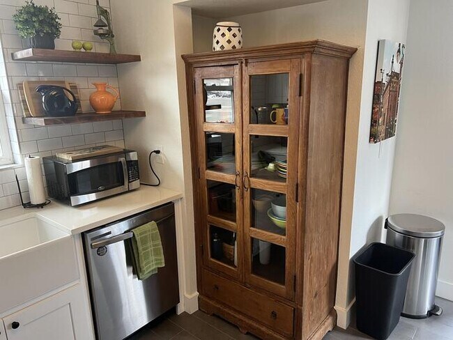 Building Photo - 390 S Garrison St