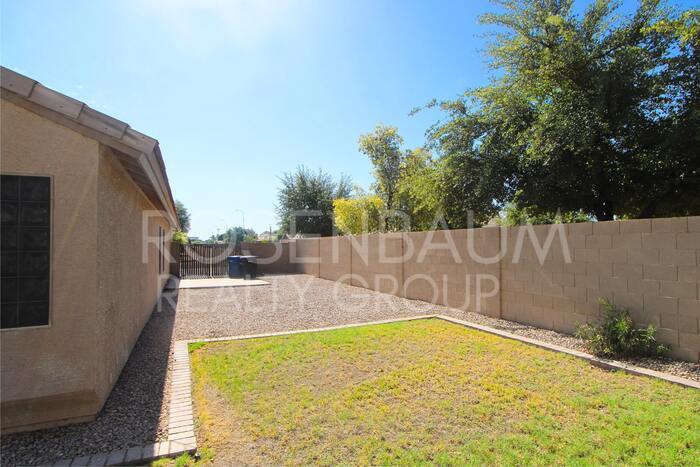 Building Photo - 940 S Lafayette Dr