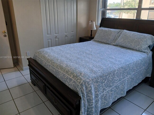 Building Photo - 15659 SW 73rd Cir Terrace