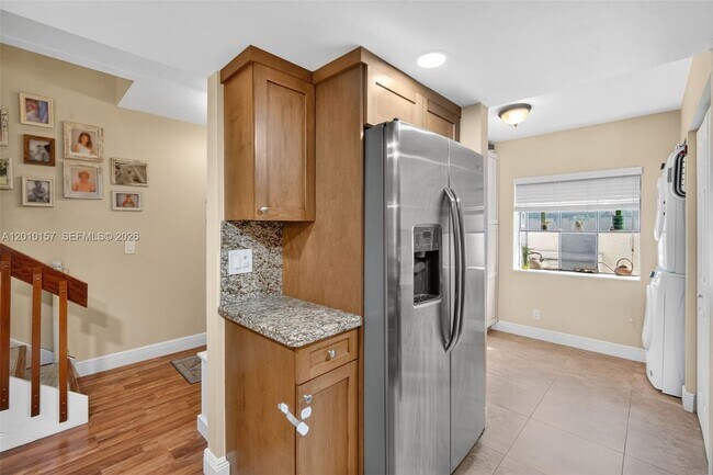 Building Photo - 4250 SW 70th Terrace