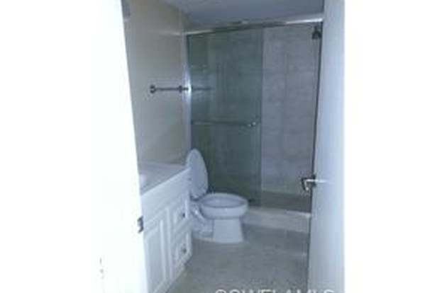 Building Photo - 3635 Boca Ciega Dr