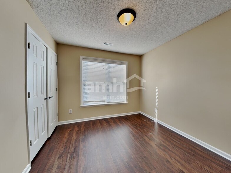 Building Photo - 4013 Wellingham Ln