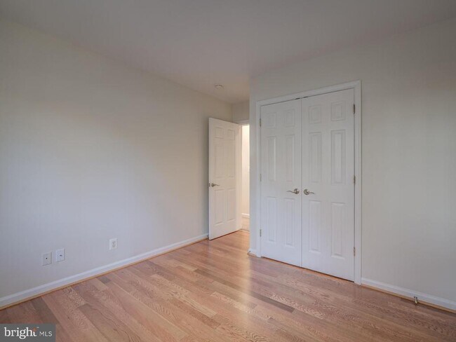 Building Photo - 5210 Maris Ave