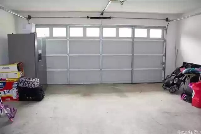 Building Photo - 14101 Cherry Hill Dr