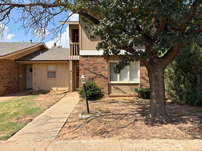 Primary Photo - MOVE IN SPECIAL For This Captivating Townh...