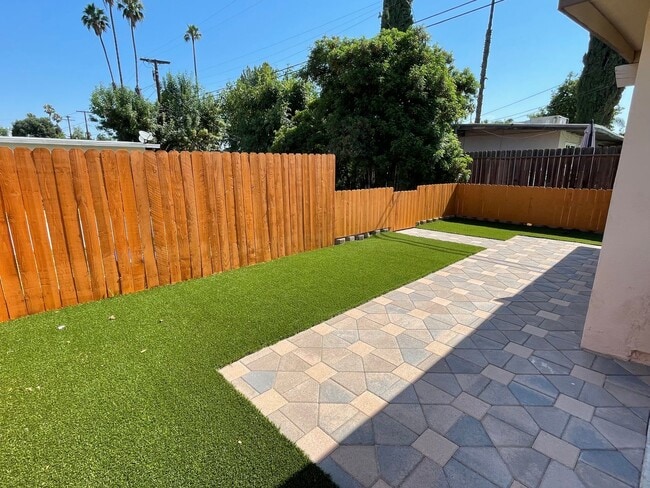 Building Photo - Cute 1 Bedroom Unit in Nice Neighborhood! ...