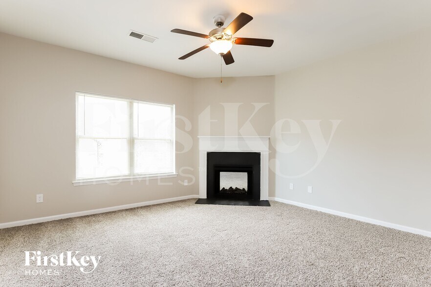 Building Photo - 777 Grenier Terrace NE