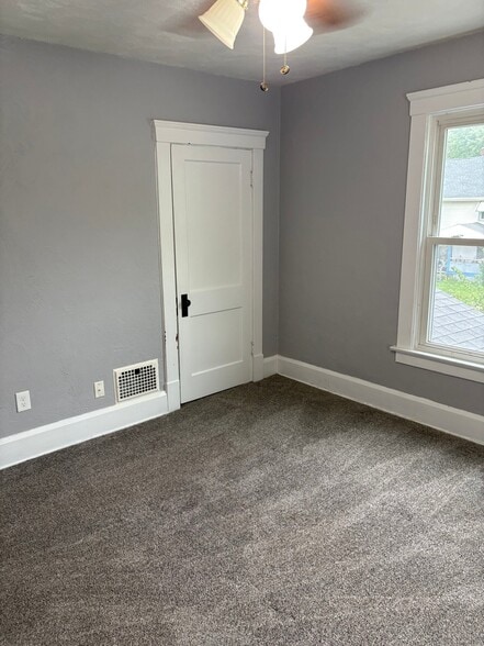 Building Photo - 128 Marseilles Ave