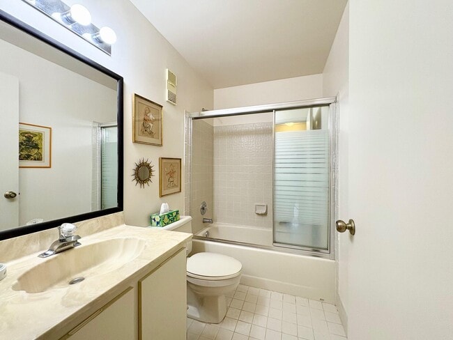 Building Photo - 8279 Summerbreeze Ln