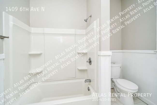 Building Photo - 1409 6th Ave N