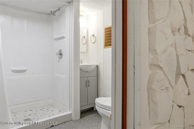 Building Photo - 378 Broadway