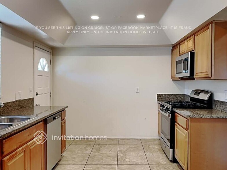 Building Photo - 10751 Woodward Ave